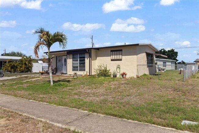 21322 Austin Ave in Port Charlotte, FL - Building Photo - Building Photo