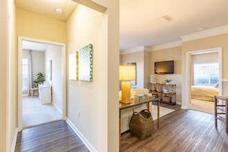 Chattahoochee Ridge in Sandy Springs, GA - Building Photo - Interior Photo