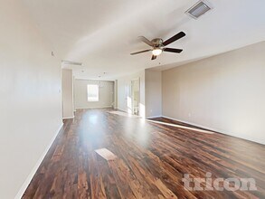 5718 Treasure Cove Rd in Baytown, TX - Building Photo - Building Photo