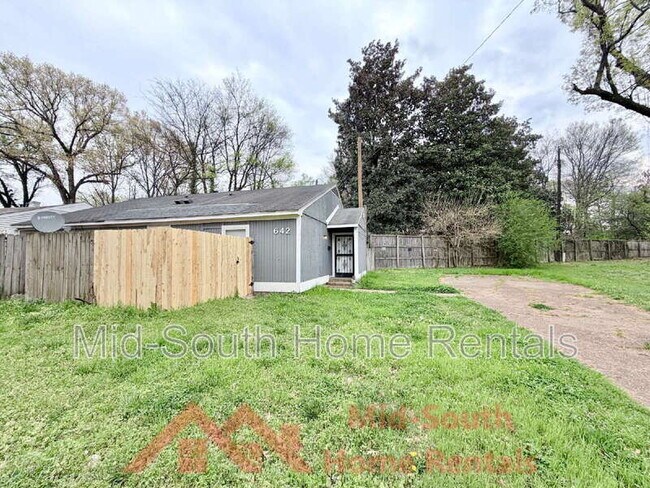 642 Safari Dr in Memphis, TN - Building Photo - Building Photo