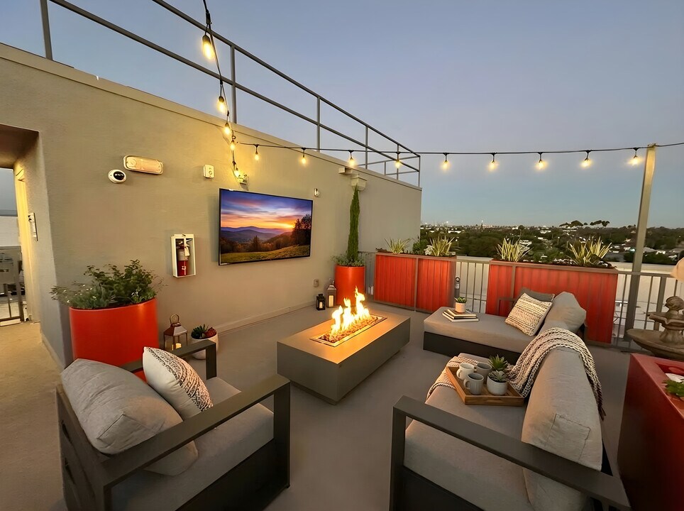 Cloud Nine in Los Angeles, CA - Foto de edificio