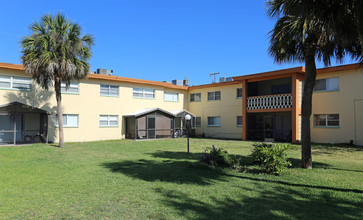 Marella Bay in Merritt Island, FL - Foto de edificio - Building Photo