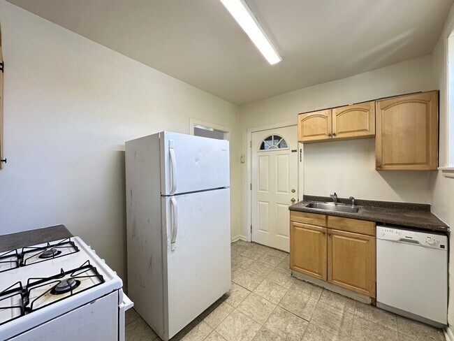 5819 N Saint Louis Ave, Unit 1R in Chicago, IL - Building Photo - Building Photo