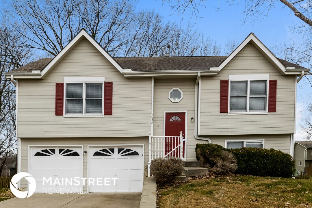 8620 N Crawford Ave in Kansas City, MO - Foto de edificio