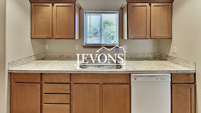 1714 S 9th Ave in Yakima, WA - Building Photo - Building Photo