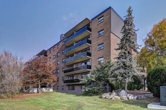 Willow Road Apartments in Guelph, ON - Building Photo - Building Photo