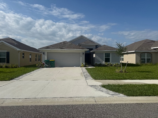 property at 1102 Tupelo Cir