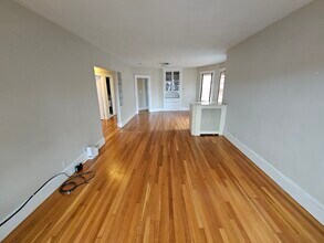 82 Walnut St in Brookline, MA - Foto de edificio - Building Photo