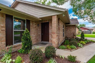12646 Barbizon Dr in Houston, TX - Building Photo - Building Photo