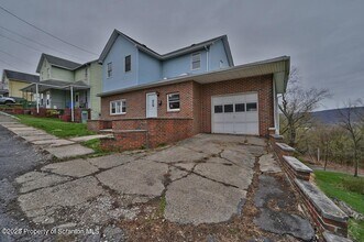 189 Johnson St in Pittston, PA - Building Photo - Building Photo