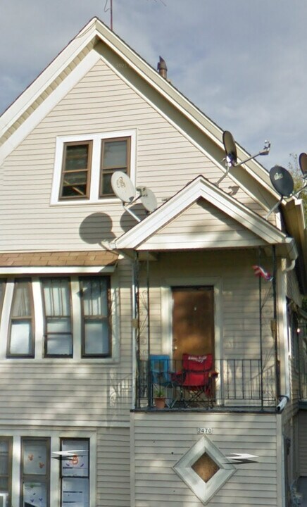 2470 S 9th St, Unit Lower in Milwaukee, WI - Foto de edificio