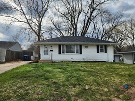 4044 52nd St in Des Moines, IA - Building Photo