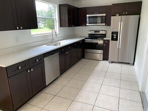 1838 SE North Buttonwood Dr in Port St. Lucie, FL - Building Photo - Building Photo