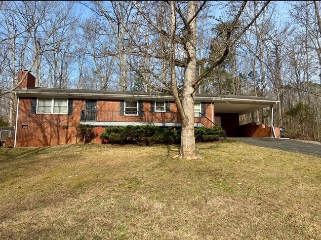 property at 609 Post Oak Ln