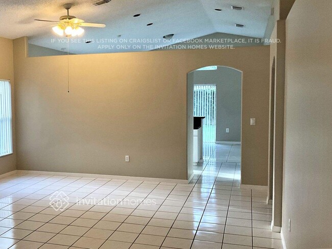 18863 NW 24th Ct in Pembroke Pines, FL - Building Photo - Building Photo