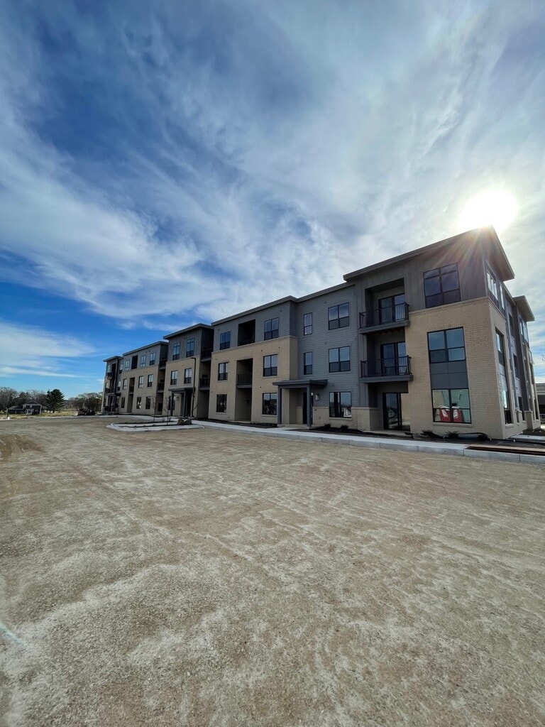 Prairie Creek McFarland, WI Apartments
