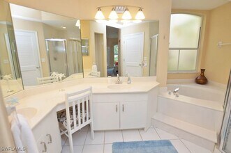 9111 Las Maderas Dr in Bonita Springs, FL - Building Photo - Building Photo