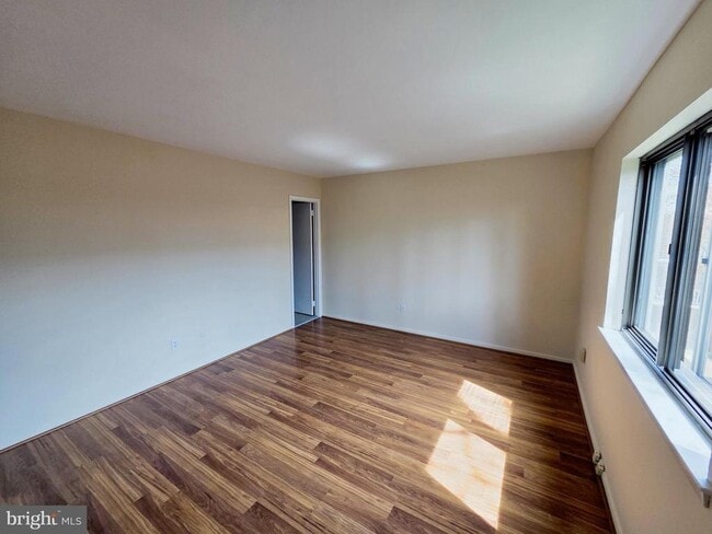 813 Red Lion Rd in Philadelphia, PA - Building Photo - Building Photo