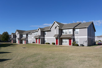 Garretts Landing in Lawton, OK - Foto de edificio - Building Photo
