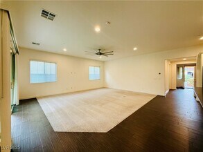 285 Mandarin Hill Ln in Henderson, NV - Building Photo - Building Photo