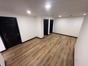 1725 Elmwood Ln in Bettendorf, IA - Foto de edificio - Building Photo