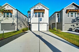 2036 Thonig Rd in Houston, TX - Building Photo - Building Photo