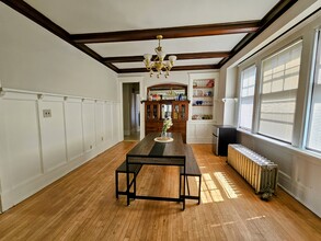 2942 N Frederick Ave, Unit 2942 in Milwaukee, WI - Foto de edificio - Building Photo