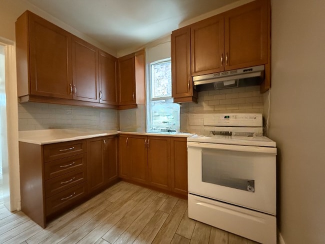 324 Margueretta St in Toronto, ON - Building Photo - Building Photo