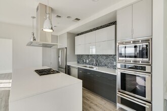 Bell at the Pike in North Bethesda, MD - Foto de edificio - Building Photo