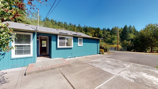 17617 SE May Valley Rd in Renton, WA - Building Photo - Building Photo