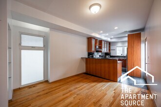 1049 N Winchester Ave in Chicago, IL - Building Photo - Building Photo