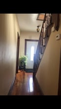 125 London St, Unit Main in Lowell, MA - Foto de edificio - Building Photo