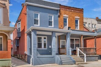3219 Kennett Sq in Pittsburgh, PA - Building Photo - Building Photo