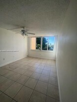 6670 Royal Palm Blvd in Margate, FL - Building Photo