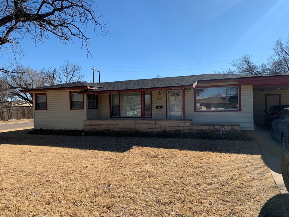 3701 26th St in Lubbock, TX - Building Photo