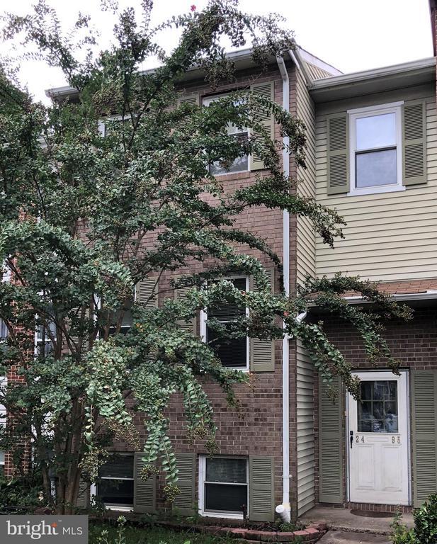property at 2495 Vineyard Ln