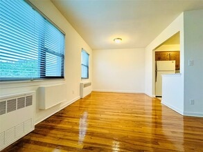 41-07 56th St in Queens, NY - Building Photo - Building Photo