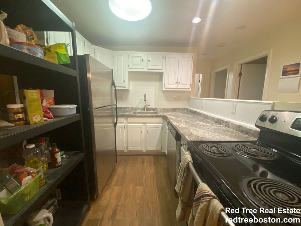 28 Brentwood St, Unit 1 in Boston, MA - Building Photo