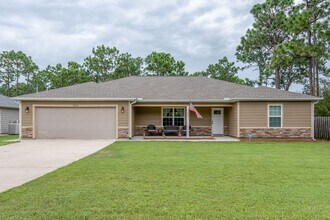 9078 Deer Ln in Navarre, FL - Building Photo - Building Photo