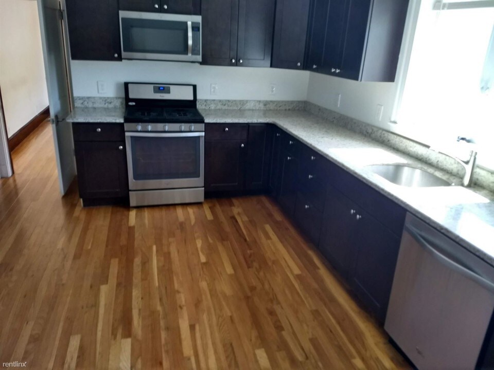 28 Clay St-Unit -Unit 1 in Cambridge, MA - Building Photo