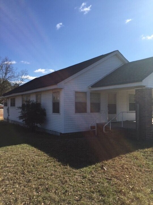 5110 N Mt Zion Rd in Honoraville, AL - Building Photo
