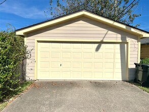 4915 Houston Dr in Galveston, TX - Building Photo - Building Photo