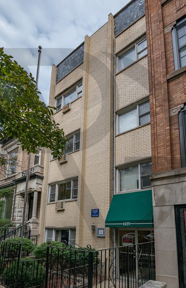 1435 N Dearborn St, Unit 4B in Chicago, IL - Building Photo - Building Photo