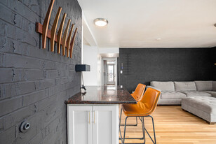 2933 Baltimore Ave, Unit 502 in Kansas City, MO - Building Photo