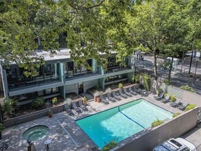 Harrison Tower Apartment Homes in Portland, OR - Foto de edificio - Building Photo