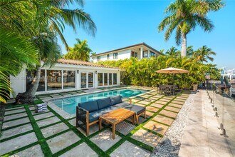 253 N Coconut Ln in Miami Beach, FL - Building Photo - Building Photo