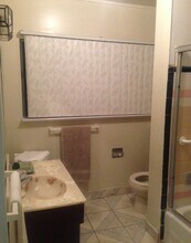 421 Mavis Dr in Los Angeles, CA - Foto de edificio - Building Photo