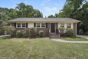 4700 Hidden Valley Rd in Charlotte, NC - Building Photo