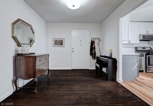 101 Gates Ave in Montclair, NJ - Building Photo - Building Photo