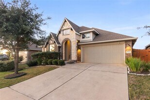 7704 Vista Mejor Dr in Austin, TX - Building Photo